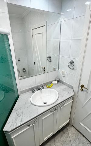 Casa à venda com 465m², 4 quartos e 7 vagas Casa à venda com 465m², 4 quartos e 7 vagasBanheiro da Suíte