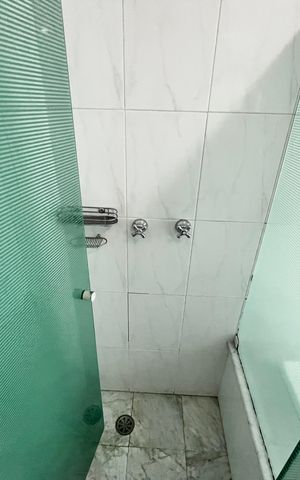 Casa à venda com 465m², 4 quartos e 7 vagas Casa à venda com 465m², 4 quartos e 7 vagasBanheiro da Suíte 3