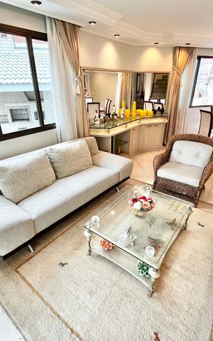 Casa à venda com 465m², 4 quartos e 7 vagas Casa à venda com 465m², 4 quartos e 7 vagasSala