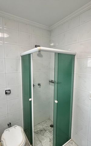 Casa à venda com 465m², 4 quartos e 7 vagas Casa à venda com 465m², 4 quartos e 7 vagasBanheiro da Suíte 2