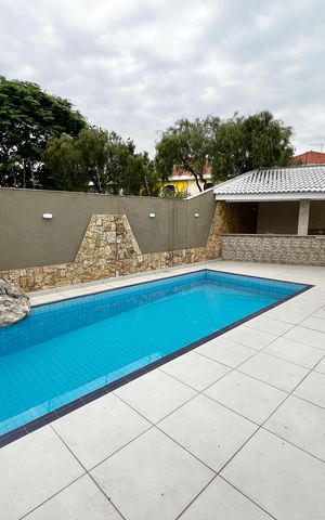 Casa à venda com 465m², 4 quartos e 7 vagas Casa à venda com 465m², 4 quartos e 7 vagasPiscina