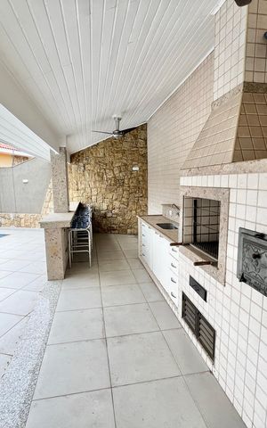 Casa à venda com 465m², 4 quartos e 7 vagas Casa à venda com 465m², 4 quartos e 7 vagasChurrasqueira