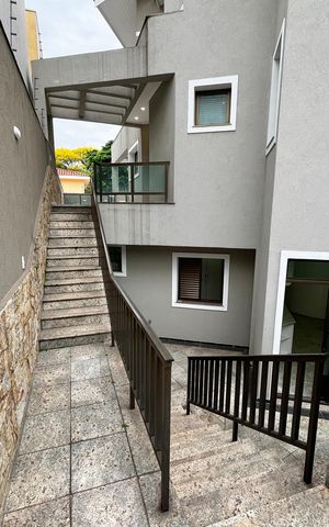 Casa à venda com 465m², 4 quartos e 7 vagas Casa à venda com 465m², 4 quartos e 7 vagasÁrea externa
