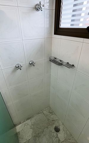 Casa à venda com 465m², 4 quartos e 7 vagas Casa à venda com 465m², 4 quartos e 7 vagasBanheiro da Suíte 3