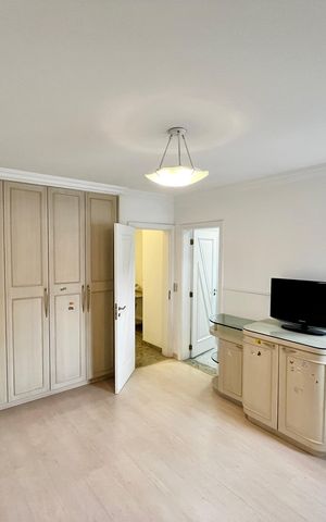 Casa à venda com 465m², 4 quartos e 7 vagas Casa à venda com 465m², 4 quartos e 7 vagasQuarto Suíte