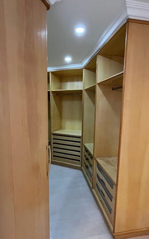 Casa à venda com 465m², 4 quartos e 7 vagas Casa à venda com 465m², 4 quartos e 7 vagasCloset da suíte 3
