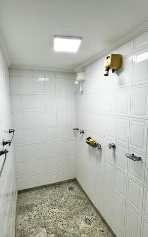 Casa à venda com 465m², 4 quartos e 7 vagas Casa à venda com 465m², 4 quartos e 7 vagasSaúna Ducha