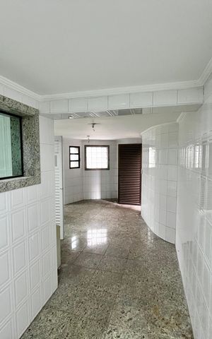 Casa à venda com 465m², 4 quartos e 7 vagas Casa à venda com 465m², 4 quartos e 7 vagasSaúna
