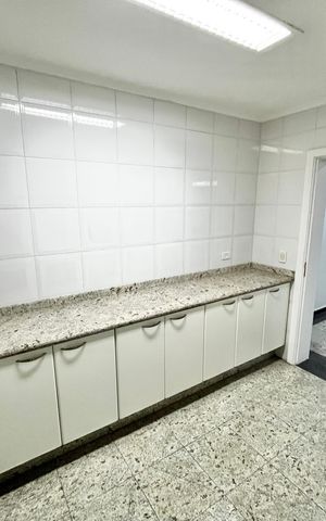 Casa à venda com 465m², 4 quartos e 7 vagas Casa à venda com 465m², 4 quartos e 7 vagasCozinha da Garagem