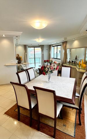 Casa à venda com 465m², 4 quartos e 7 vagas Casa à venda com 465m², 4 quartos e 7 vagasSala