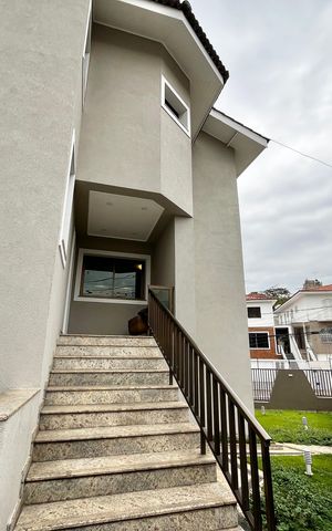 Casa à venda com 465m², 4 quartos e 7 vagas Casa à venda com 465m², 4 quartos e 7 vagasEntrada