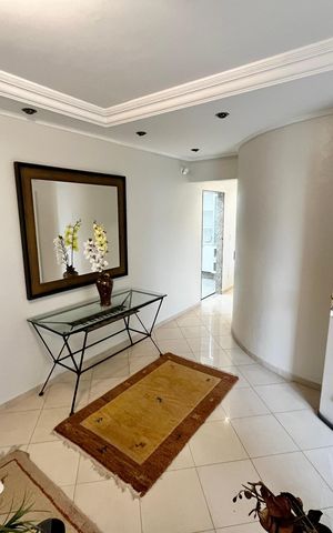 Casa à venda com 465m², 4 quartos e 7 vagas Casa à venda com 465m², 4 quartos e 7 vagasSala da Entrada