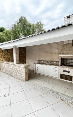 Casa à venda com 465m², 4 quartos e 7 vagas Casa à venda com 465m², 4 quartos e 7 vagasChurrasqueira