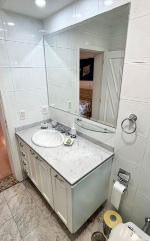 Casa à venda com 465m², 4 quartos e 7 vagas Casa à venda com 465m², 4 quartos e 7 vagasBanheiro da Suíte 3