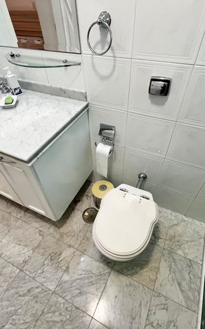 Casa à venda com 465m², 4 quartos e 7 vagas Casa à venda com 465m², 4 quartos e 7 vagasBanheiro da Suíte 3