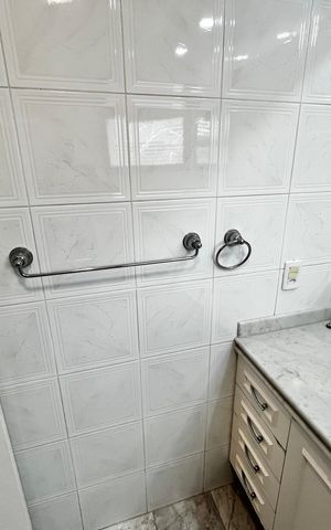 Casa à venda com 465m², 4 quartos e 7 vagas Casa à venda com 465m², 4 quartos e 7 vagasBanheiro da Suíte 2