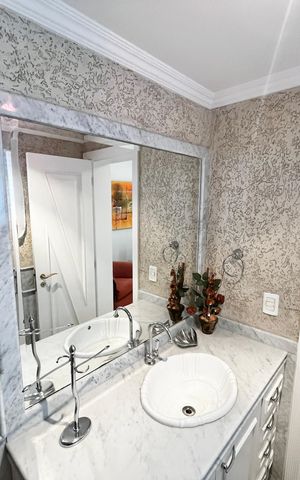 Casa à venda com 465m², 4 quartos e 7 vagas Casa à venda com 465m², 4 quartos e 7 vagasLavabo