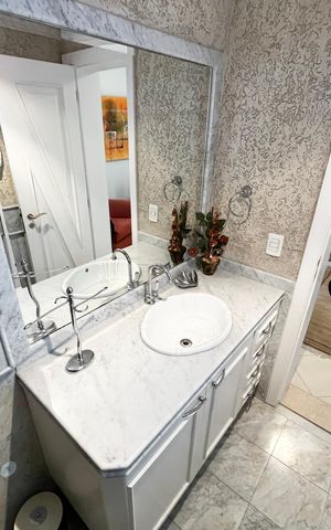 Casa à venda com 465m², 4 quartos e 7 vagas Casa à venda com 465m², 4 quartos e 7 vagasLavabo