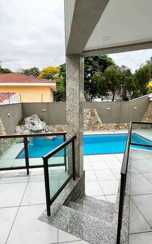 Casa à venda com 465m², 4 quartos e 7 vagas Casa à venda com 465m², 4 quartos e 7 vagasÁrea externa