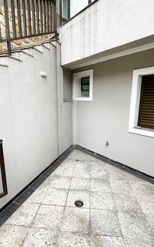 Casa à venda com 465m², 4 quartos e 7 vagas Casa à venda com 465m², 4 quartos e 7 vagasÁrea externa