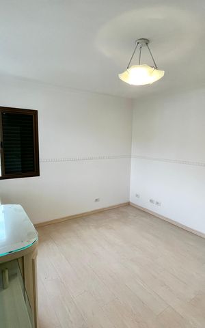 Casa à venda com 465m², 4 quartos e 7 vagas Casa à venda com 465m², 4 quartos e 7 vagasQuarto Suíte