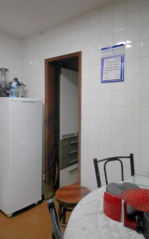 Apartamento à venda com 185m², 4 quartos e 2 vagasCopa