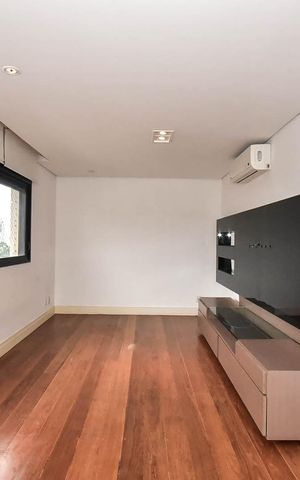 Apartamento à venda com 206m², 3 quartos e 4 vagas Apartamento à venda com 206m², 3 quartos e 4 vagasSala de Tv