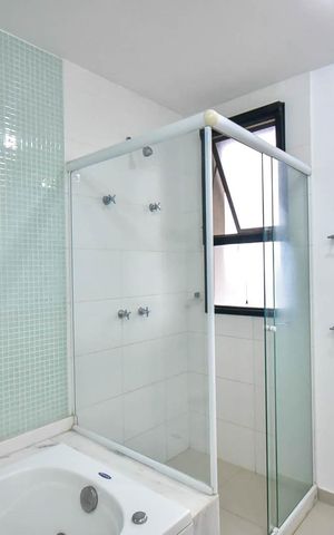 Apartamento à venda com 206m², 3 quartos e 4 vagas Apartamento à venda com 206m², 3 quartos e 4 vagasBanheiro da Suíte 3