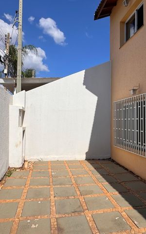 Casa à venda com 320m², 5 quartos e 3 vagas Casa à venda com 320m², 5 quartos e 3 vagasGaragem