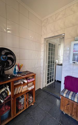 Casa à venda com 320m², 5 quartos e 3 vagas Casa à venda com 320m², 5 quartos e 3 vagasÁrea de Serviço