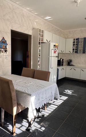 Casa à venda com 320m², 5 quartos e 3 vagas Casa à venda com 320m², 5 quartos e 3 vagasCozinha
