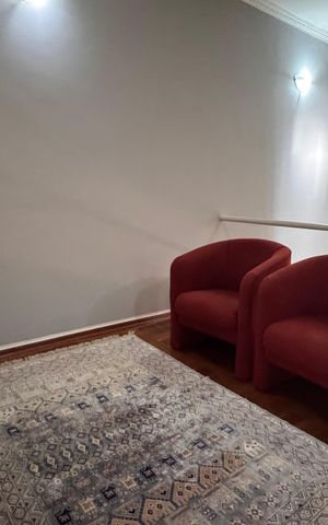 Casa à venda com 320m², 5 quartos e 3 vagas Casa à venda com 320m², 5 quartos e 3 vagasCorredor