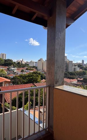 Casa à venda com 320m², 5 quartos e 3 vagas Casa à venda com 320m², 5 quartos e 3 vagasVaranda do Quarto 3