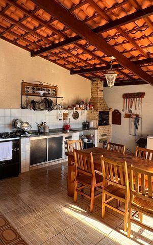 Casa à venda com 320m², 5 quartos e 3 vagas Casa à venda com 320m², 5 quartos e 3 vagasChurrasqueira