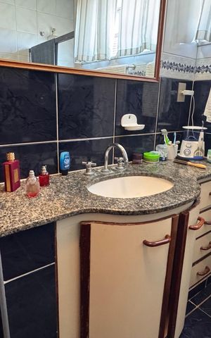 Casa à venda com 320m², 5 quartos e 3 vagas Casa à venda com 320m², 5 quartos e 3 vagasBanheiro da Suíte