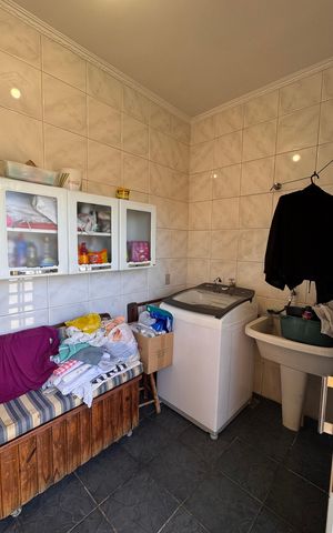 Casa à venda com 320m², 5 quartos e 3 vagas Casa à venda com 320m², 5 quartos e 3 vagasÁrea de Serviço