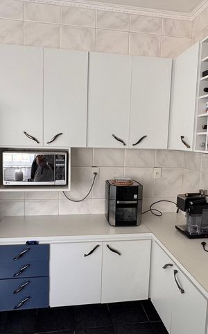 Casa à venda com 320m², 5 quartos e 3 vagas Casa à venda com 320m², 5 quartos e 3 vagasCozinha