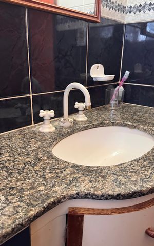 Casa à venda com 320m², 5 quartos e 3 vagas Casa à venda com 320m², 5 quartos e 3 vagasBanheiro