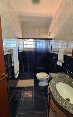 Casa à venda com 320m², 5 quartos e 3 vagas Casa à venda com 320m², 5 quartos e 3 vagasBanheiro