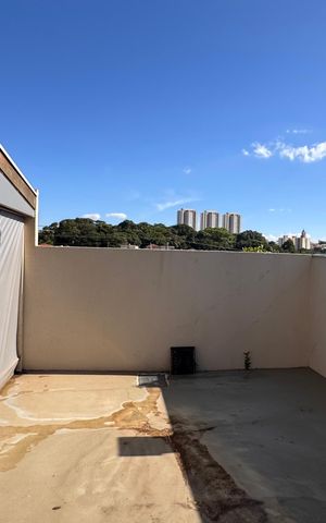 Casa à venda com 320m², 5 quartos e 3 vagas Casa à venda com 320m², 5 quartos e 3 vagasQuintal