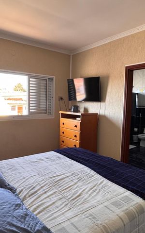 Casa à venda com 320m², 5 quartos e 3 vagas Casa à venda com 320m², 5 quartos e 3 vagasSuíte