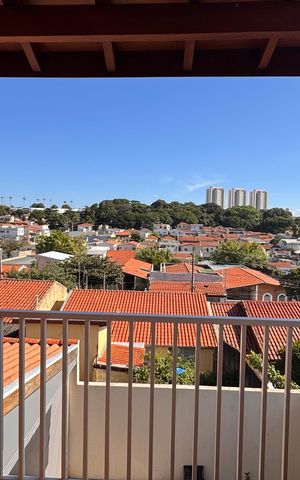 Casa à venda com 320m², 5 quartos e 3 vagas Casa à venda com 320m², 5 quartos e 3 vagasVaranda do Quarto 3