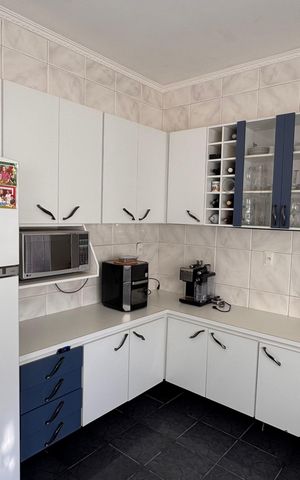 Casa à venda com 320m², 5 quartos e 3 vagas Casa à venda com 320m², 5 quartos e 3 vagasCozinha