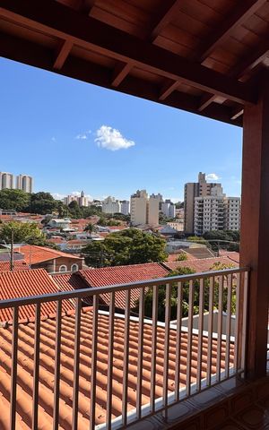 Casa à venda com 320m², 5 quartos e 3 vagas Casa à venda com 320m², 5 quartos e 3 vagasVaranda do Quarto 4