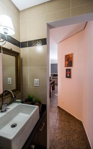 Apartamento à venda com 390m², 4 quartos e 6 vagas Apartamento à venda com 390m², 4 quartos e 6 vagasLavabo