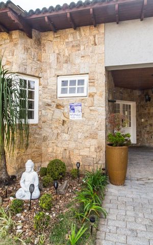 Apartamento à venda com 390m², 4 quartos e 6 vagas Apartamento à venda com 390m², 4 quartos e 6 vagasPlaca