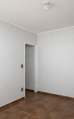Casa à venda com 210m², 1 quarto e 2 vagas Casa à venda com 210m², 1 quarto e 2 vagasSala