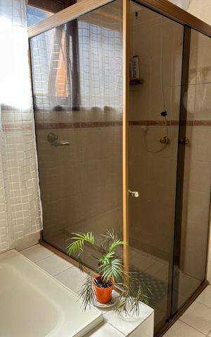 Casa de condomínio para alugar com 560m², 4 quartos e 3 vagas Casa de condomínio para alugar com 560m², 4 quartos e 3 vagasBanheiro 4