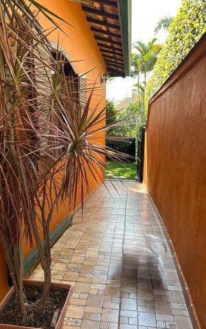 Casa de condomínio para alugar com 560m², 4 quartos e 3 vagas Casa de condomínio para alugar com 560m², 4 quartos e 3 vagasÁrea Externa