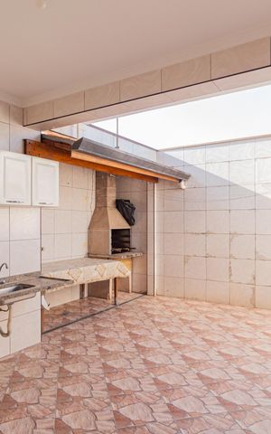 Casa para alugar com 260m², 3 quartos e 2 vagas Casa para alugar com 260m², 3 quartos e 2 vagasÁrea de serviço
